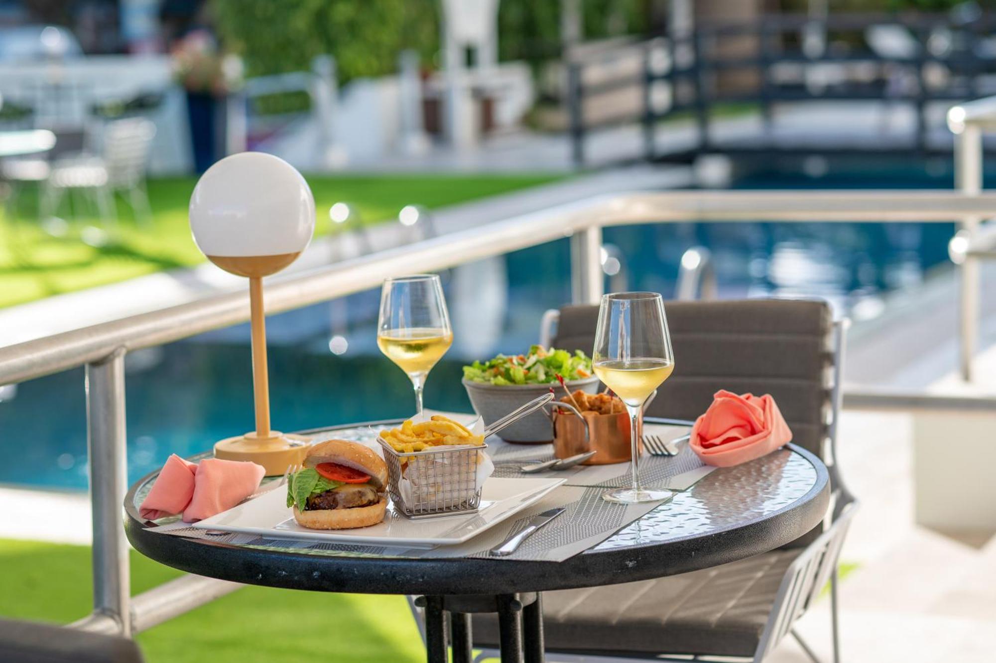 The Rockley By Ocean Hotels - Breakfast Included Μπριτζτάουν Εξωτερικό φωτογραφία