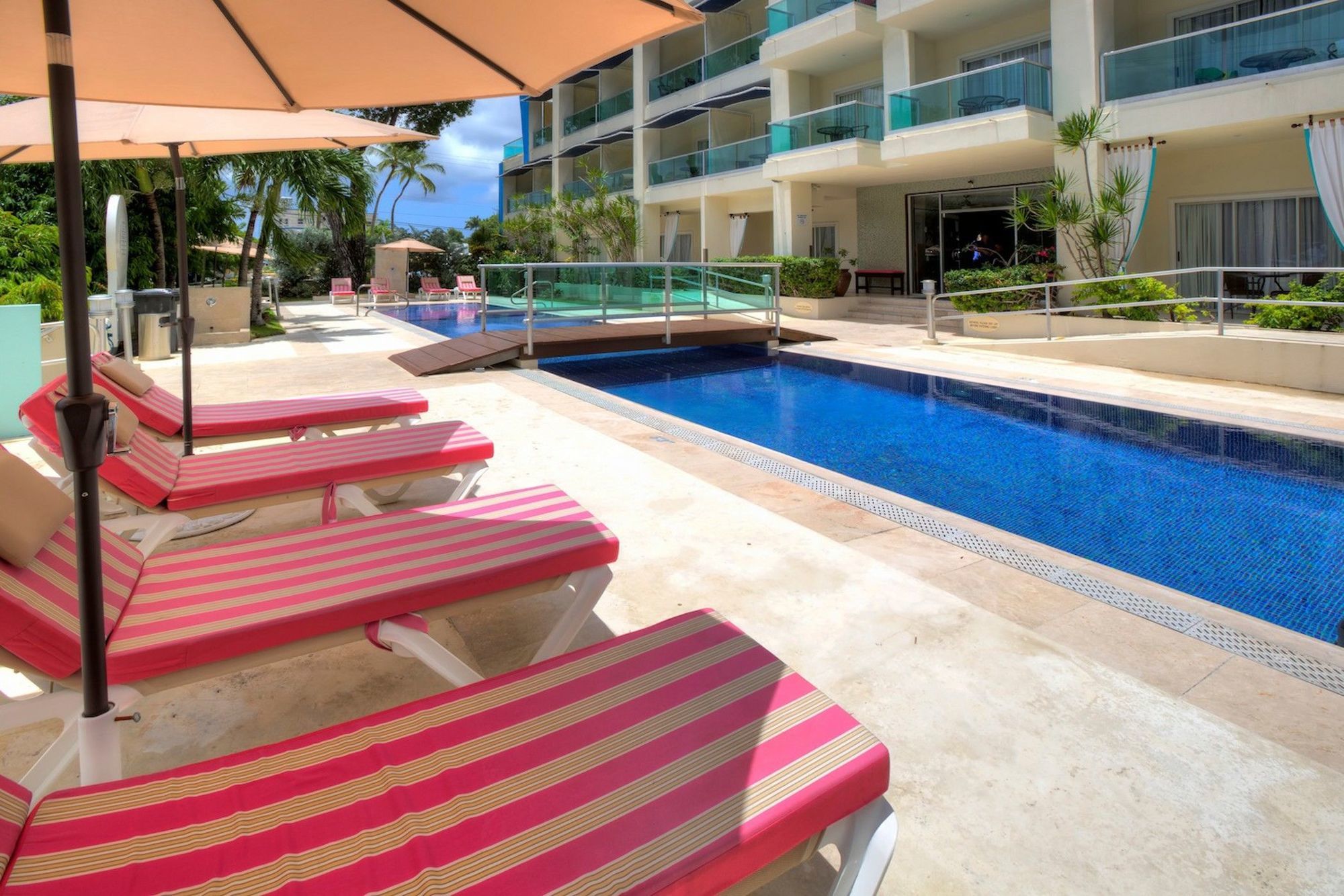 The Rockley By Ocean Hotels - Breakfast Included Μπριτζτάουν Εξωτερικό φωτογραφία